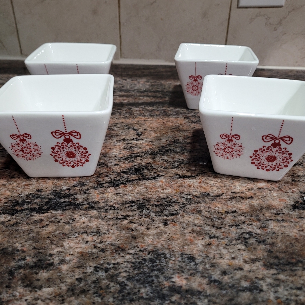 Ciroa Holiday bowls set
